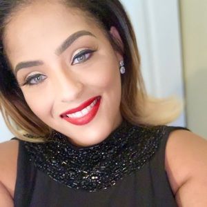 Meet your Posher, Esmirna